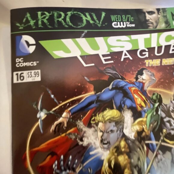 Justice League Vol 2 #16 Throne of Atlantis, Chapter Three Friends and Enemies - Picture 7 of 9